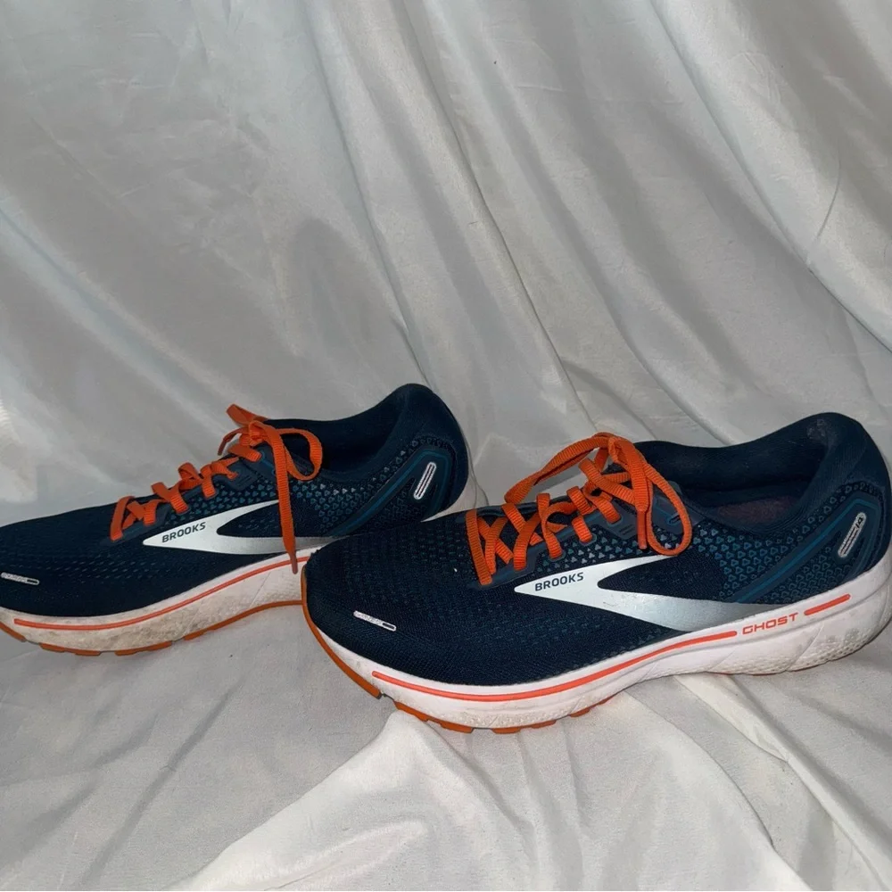 Men’s Brooks Ghost size 11 - Picture 2 of 7